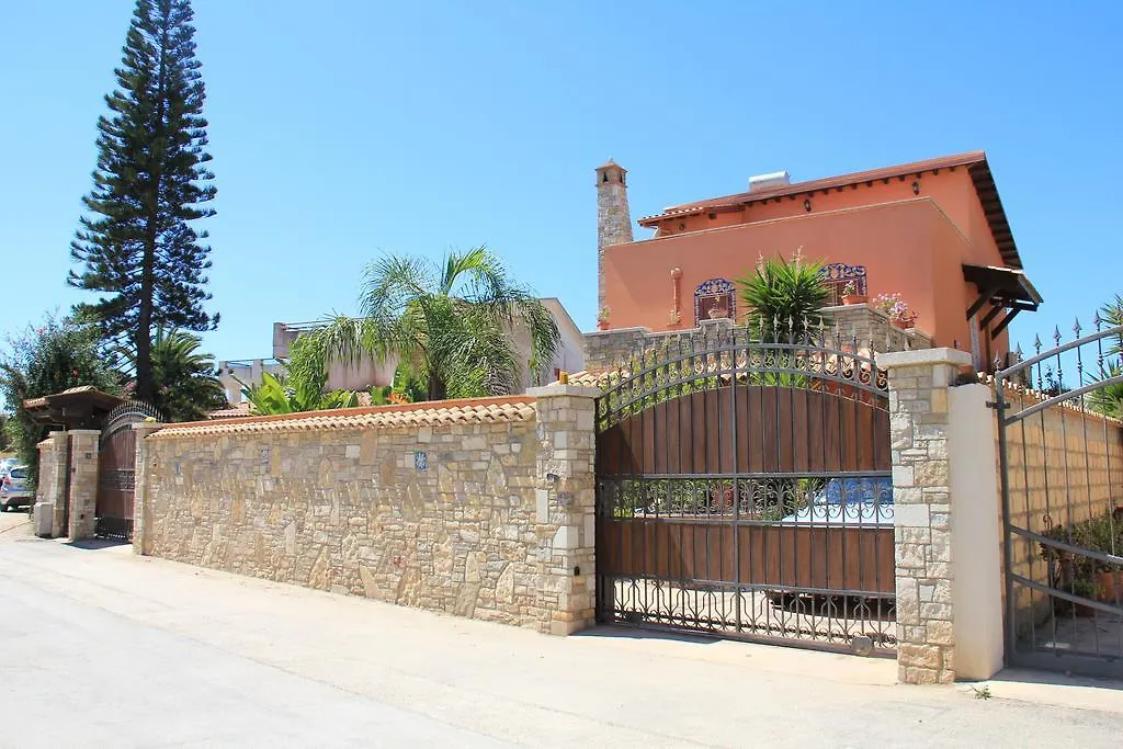 Villa Salvatore San Leone Italy